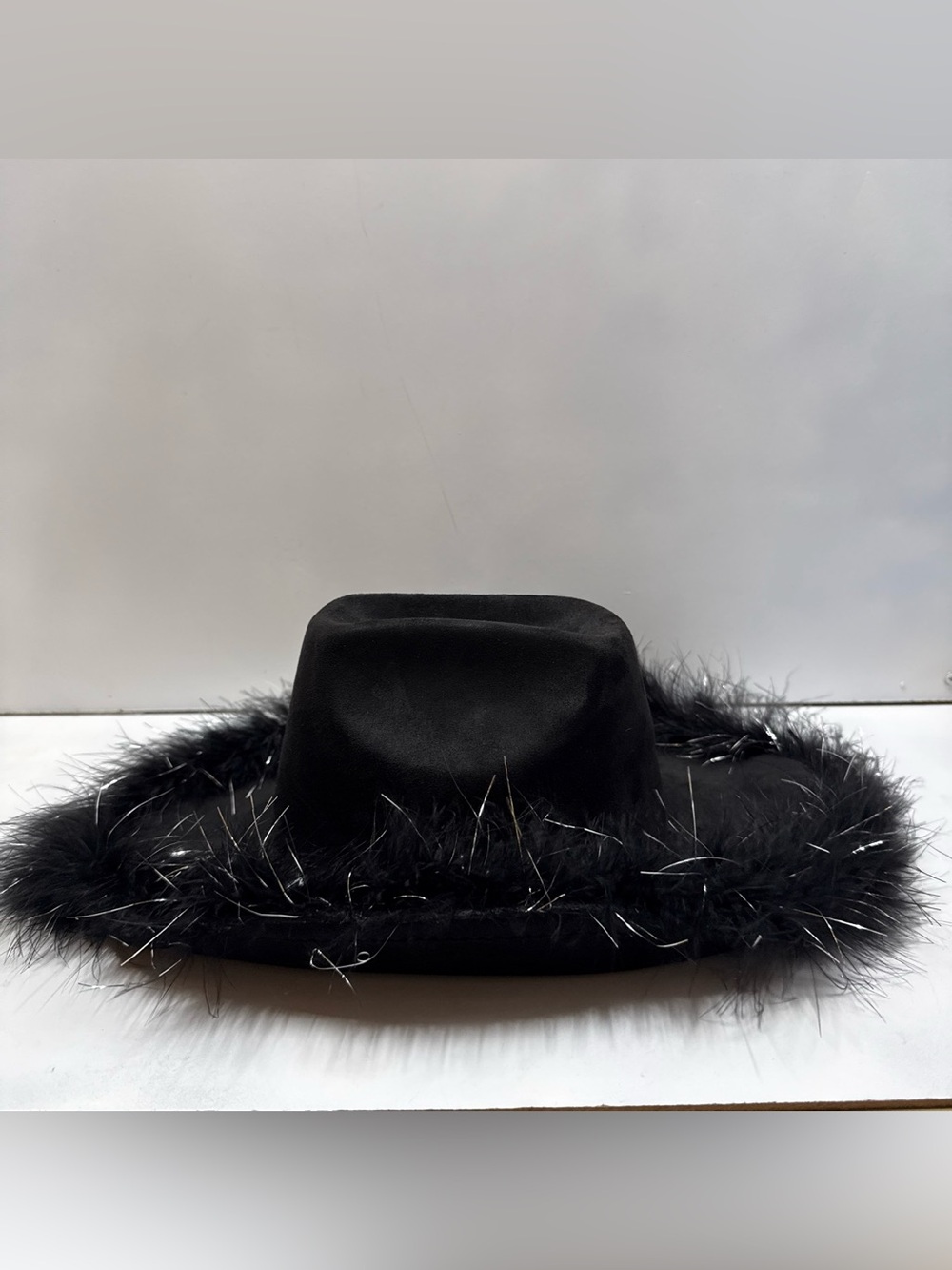 Women’s Black Adjustable Cowboy Hat with Feathers and Tinsel